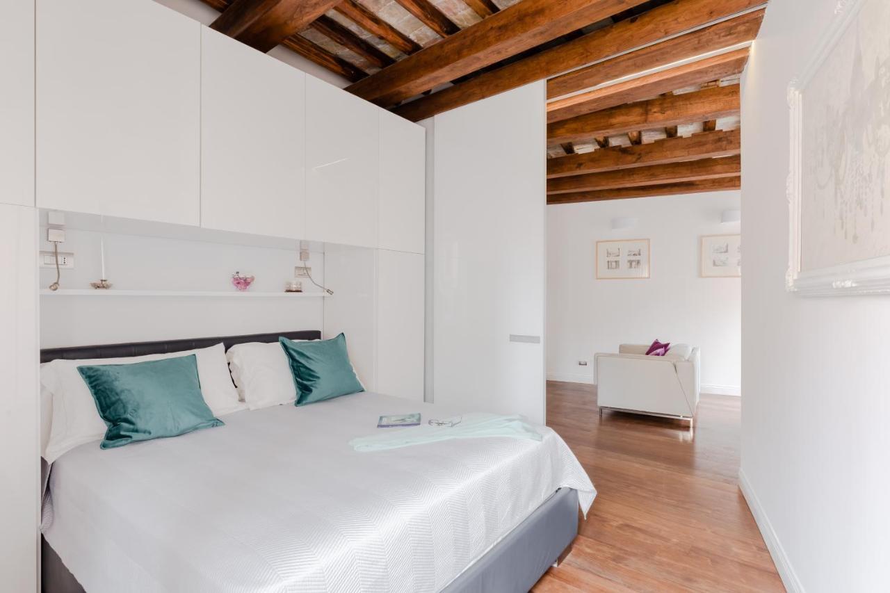 Nostromondo Ciancaleoni Palace Kültér fotó
